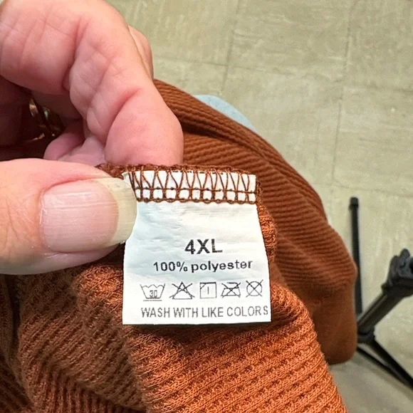 Cozy Rust Hoodie for Women​ - Picture 4 of 5